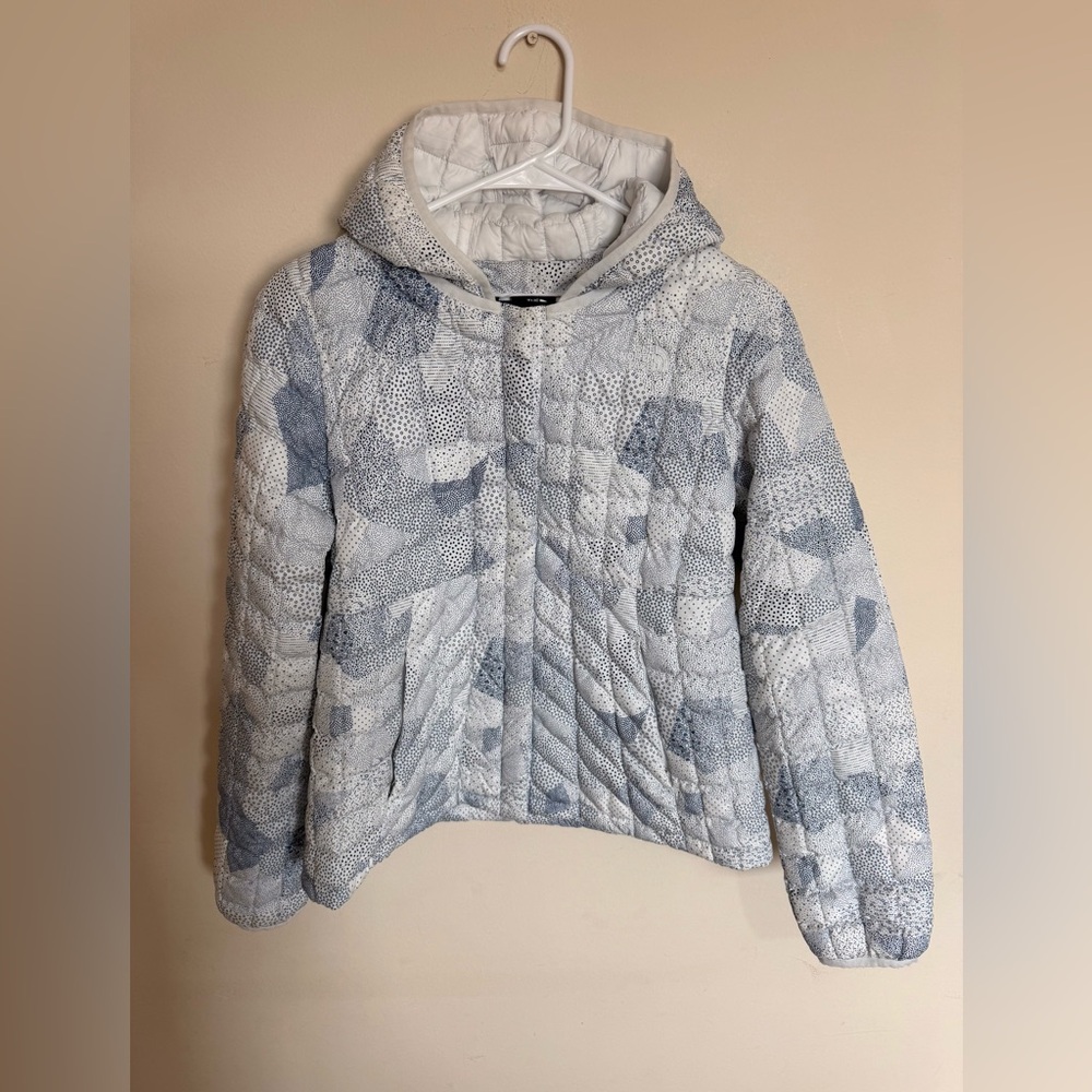 The North Face Women’s Thermoball Blue/White Cardigan Jacket Small